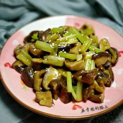 香菇炒芹菜的做法[图]