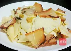 Illustration of how to stir-fry bacon and bamboo shoots 4