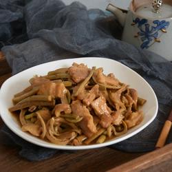 蕨菜炒肉的做法[图]