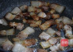 香芹蒜苗炒肉的做法图解2