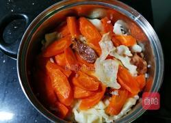 胡萝卜腊肠焖米饭的做法图解4