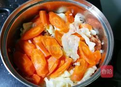 胡萝卜腊肠焖米饭的做法图解3