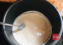 自制焦糖奶茶的做法图解3