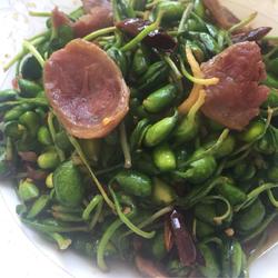腊肠炒豆芽的做法[图]
