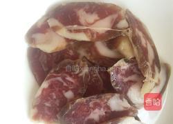 腊肠炒豆芽的做法图解2