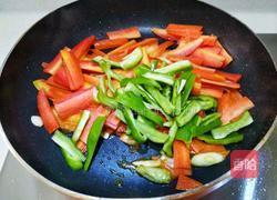 青椒胡萝卜炒牛排的做法图解8