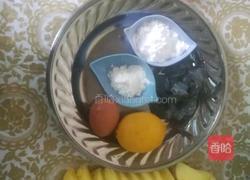 凤梨虾球的做法图解1