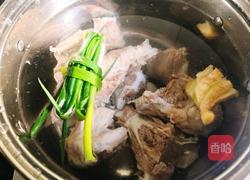 筒子骨萝卜汤的做法图解3