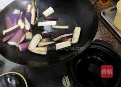 肉酱茄子煲的做法图解3