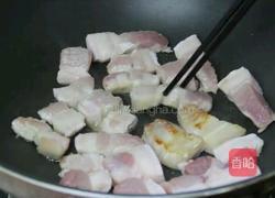 五花肉炖山药的做法图解3
