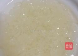银耳莲子雪梨羹的做法图解1
