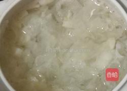 银耳莲子菠萝羹的做法图解3