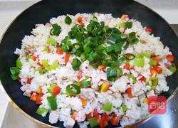 莴笋胡萝卜肉丁炒饭的做法图解13