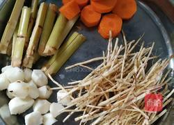 竹蔗茅根马蹄胡萝卜水的做法图解1
