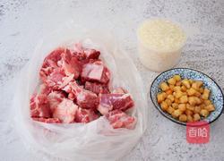 干贝排骨粥的做法图解1