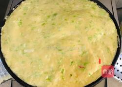 尖椒鸡蛋饼的做法图解5
