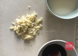 蒸蒜蓉白菜肉卷的做法图解5