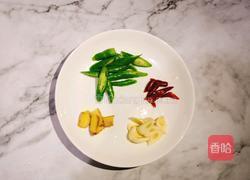 白蘑菇炒肉的做法图解5