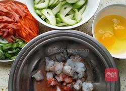 虾球丝瓜汤的做法图解1