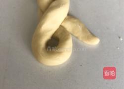 面包辫的手法（一辫单扣）的做法图解9