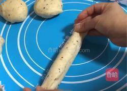 黑芝麻肠仔包的做法图解6