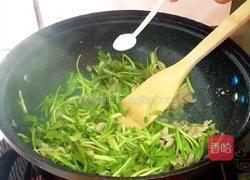 野芹炒肉丝的做法图解11