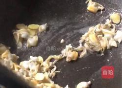老干妈炒花甲的做法图解3