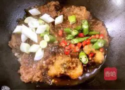 Illustration of braised fish bones 7