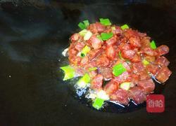 豌豆炒腊肠的做法图解7