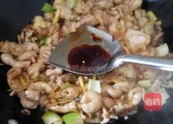 胡萝卜煲肥肠的做法图解7