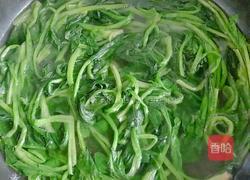 凉拌菠菜粉丝的做法图解2