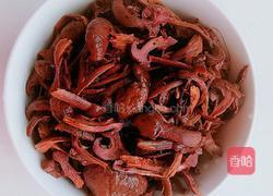 干蘑菇炖鸡块的做法图解2