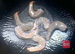 蝦仁菠蘿炒飯的做法圖解5