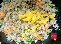 虾仁菠萝炒饭的做法图解9