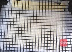 葡萄干奶油蛋糕卷的做法图解13