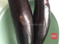凉拌茄条的做法图解1