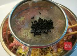 新文美食 酸菜猪肉包子的做法图解4