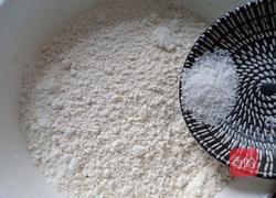 香葱小饼干的做法图解2