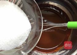 巧克力果仁小蛋糕的做法图解3