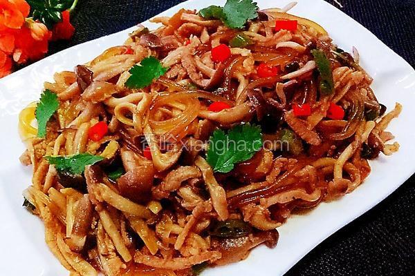 海鲜菇肉丝炒粉