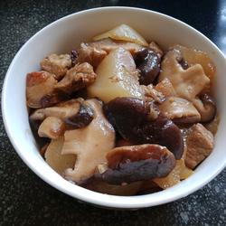 萝卜香菇烩肉的做法[图]
