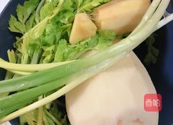  蒸香芹藕丁肉丸的做法图解1