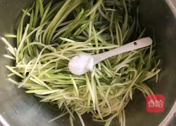 虫草花拌杂蔬的做法图解3