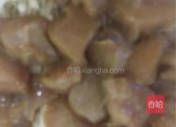 蒜蓉金针菇蒸鸡胸肉的做法图解3