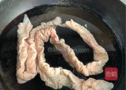 溜肥肠的做法图解1