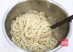 红油杏鲍菇炒面的做法图解2