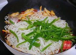 红油杏鲍菇炒面的做法图解4