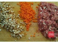 白菜猪肉卷的做法图解1