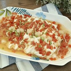剁椒蒸三鲜（干贝豆腐金针菇）的做法[图]