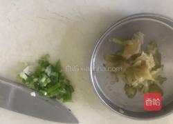 肉末榨菜蒸豆腐卧蛋的做法图解2